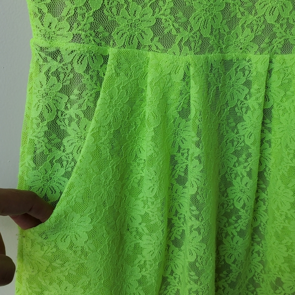 Silence + Noise Neon Lace Dress - Picture 6 of 15